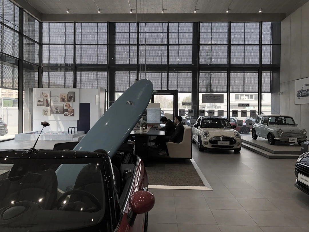 上海MINI 4S店 MINI 4S dealership in Shanghai