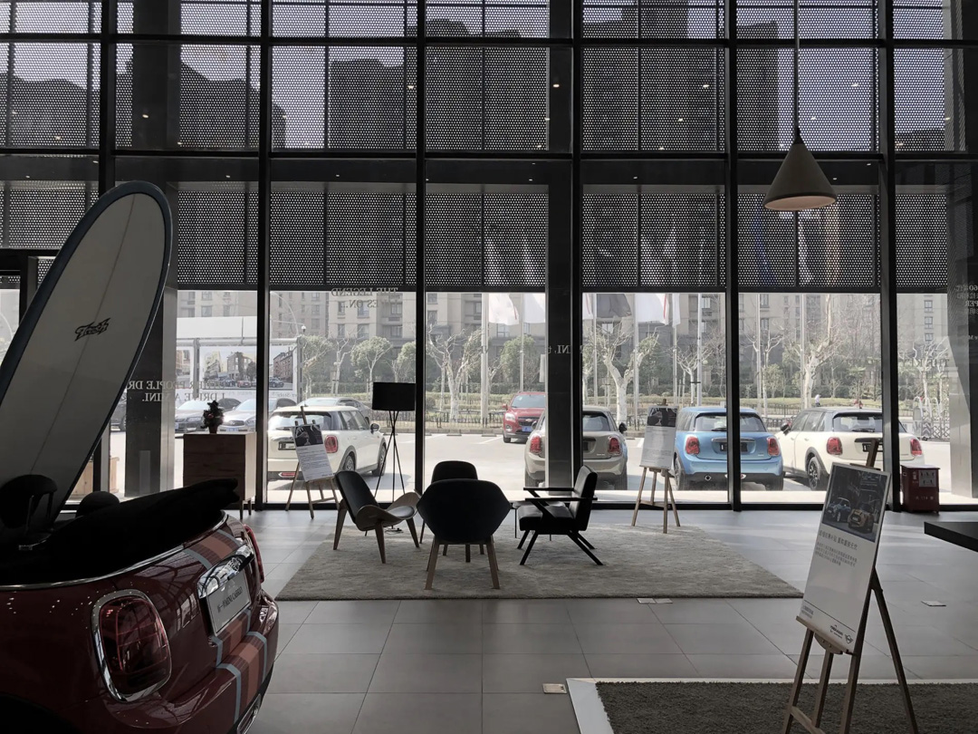 上海MINI 4S店 MINI 4S dealership in Shanghai